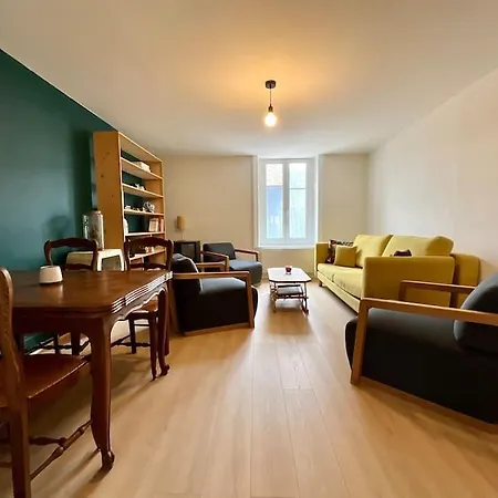 Apartment Place De L'eglise, Neuf 3* Au Centre-ville